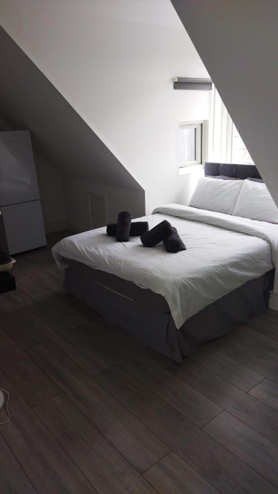 Studio Style Room, Near Tooting Broadway Station Лондон Экстерьер фото